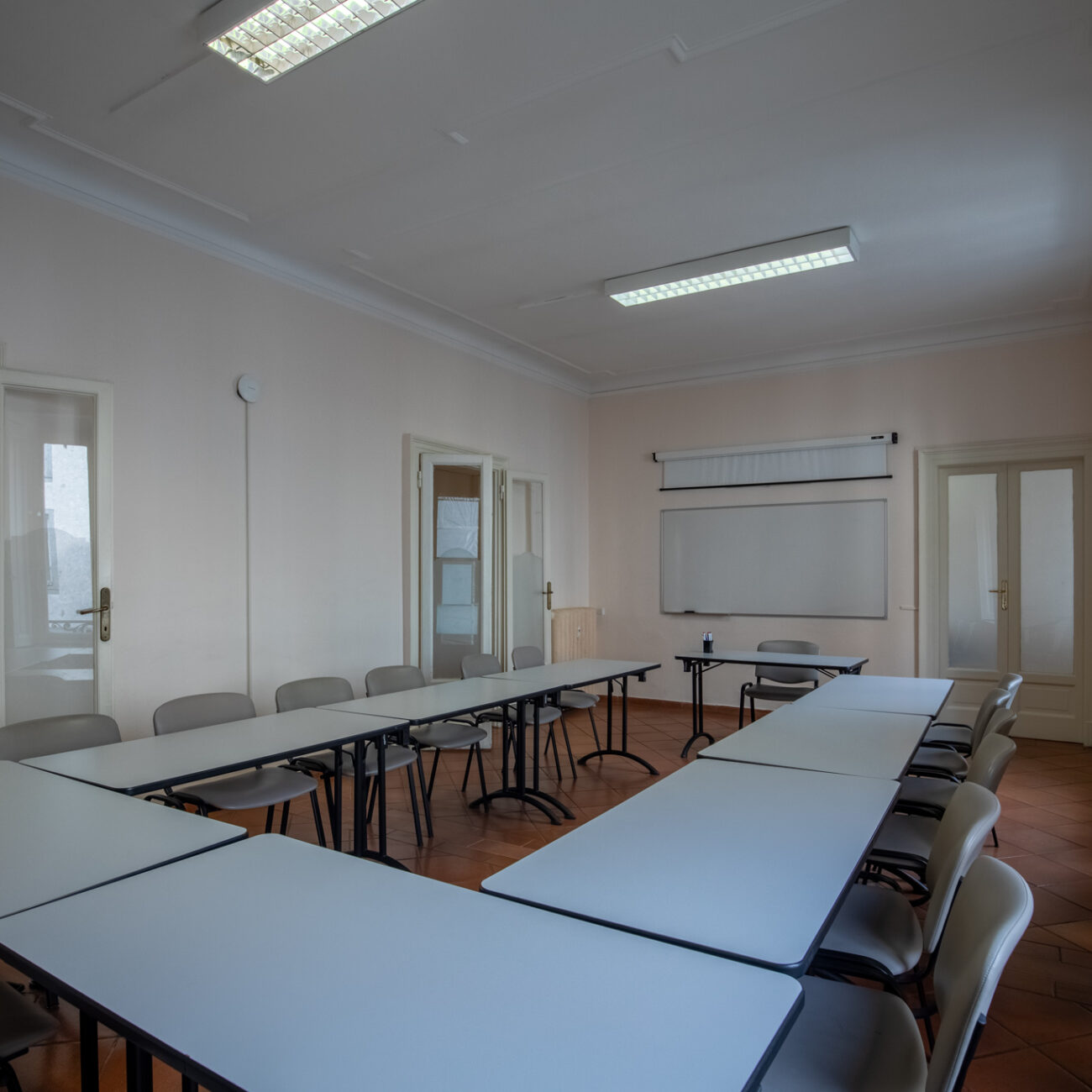 spazio macchi aula per corsi numero 10